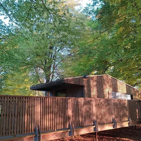 L'etape En Foret بيت خشبي