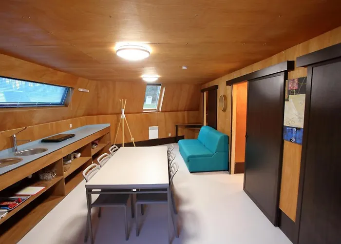 L'etape En Foret אכסניה *